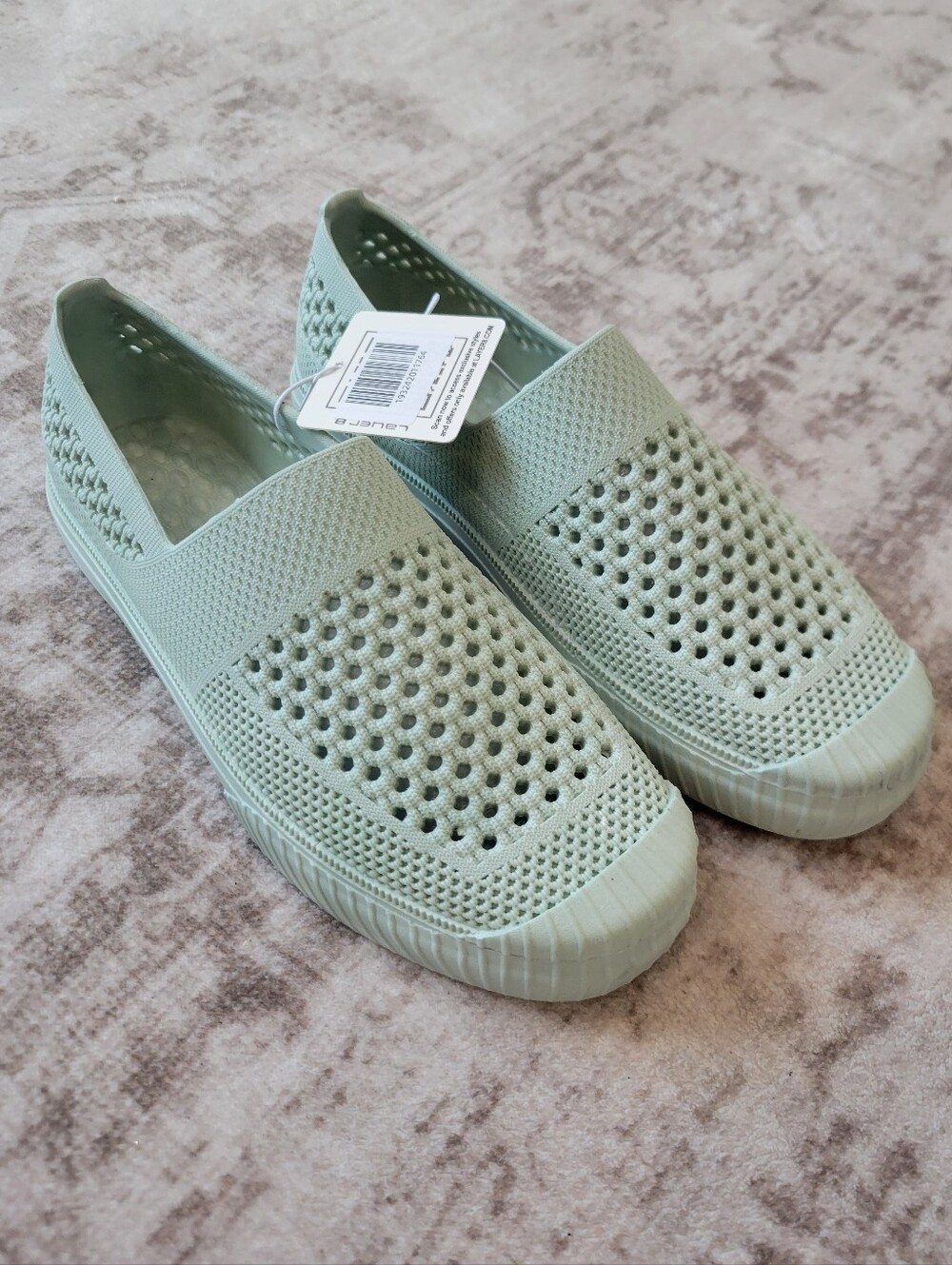 Layer8 Womens 8 Waterproof Slip On Shoes Mint Green NWT Casual Comfort